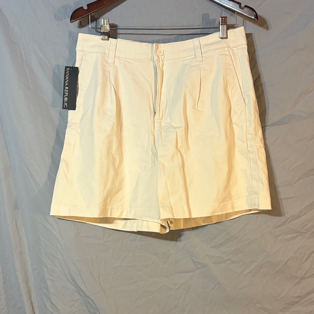 Banana Republic Women's Tan Shorts